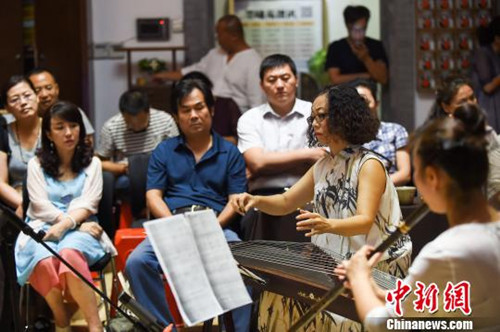 Classical music concert held in Qixi