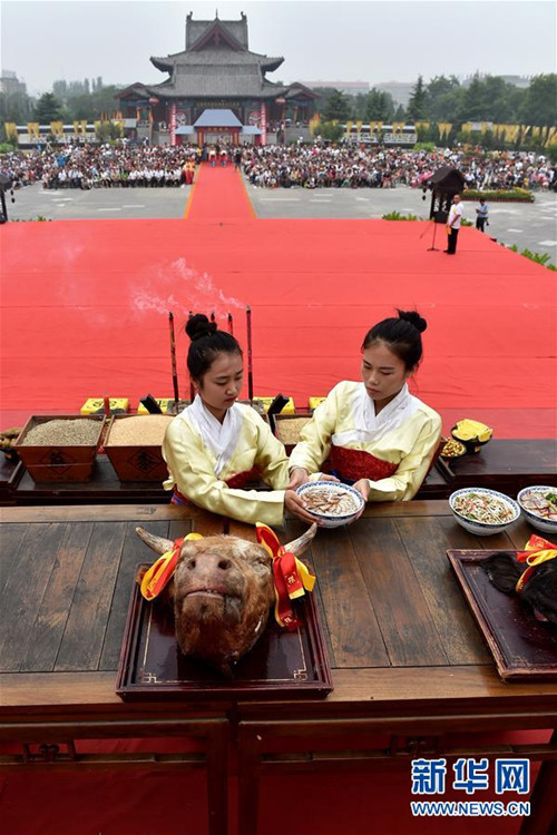 Ancestor worshiping ceremony takes place in Shanxi