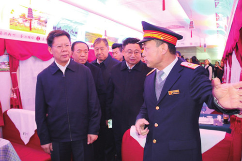 Train named 'Shuozhou' takes maiden voyage