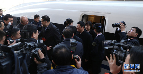 Shanxi NPC deputies arrive in Beijing