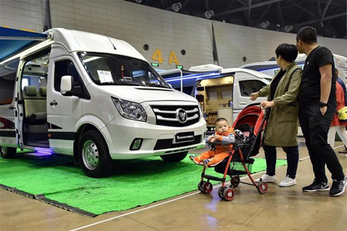 Expo beckons RV camping fans