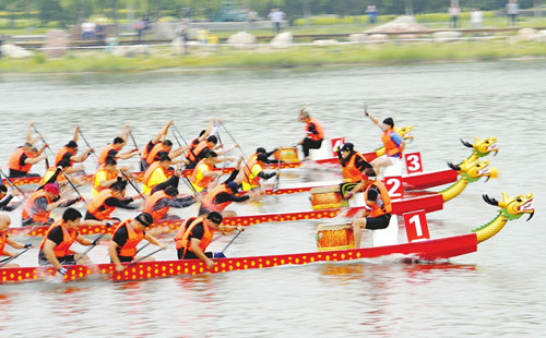 Dragon boat race debuts in Taiyuan