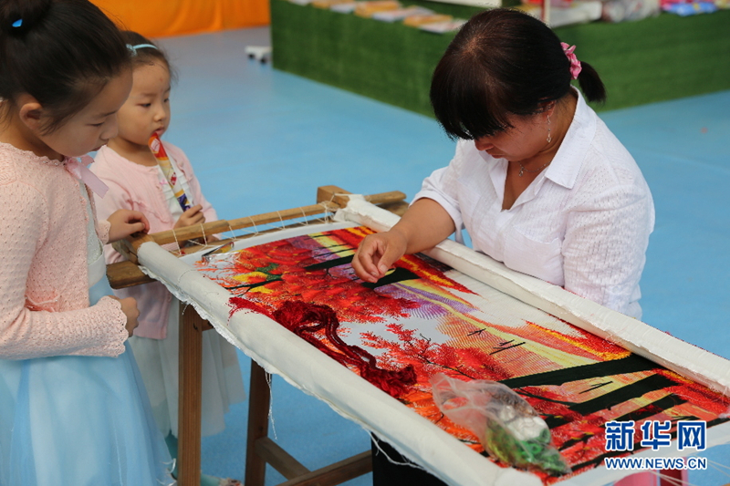 Folk handicraft showcased in Changzhi city