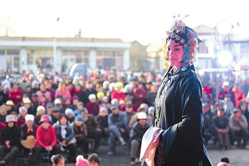 Opera brings entertainment to Shanxi countryside
