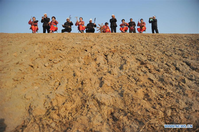 Players perform Xuncheng opera in North China's Shanxi