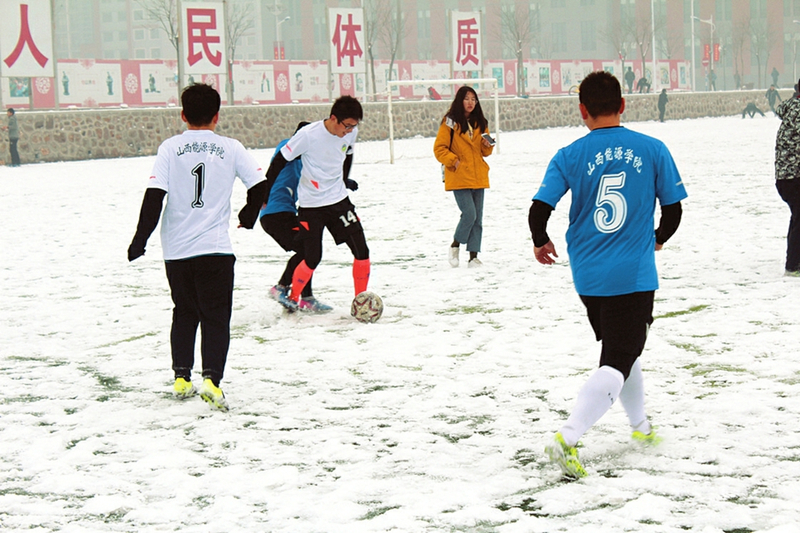 Shanxi embraces first big snowfall of the year