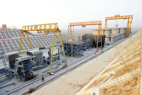 Construction of Fenhe Grand Bridge project continues