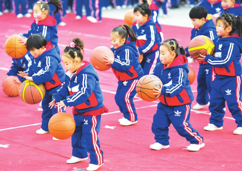 Winter sports entertain Shanxi residents