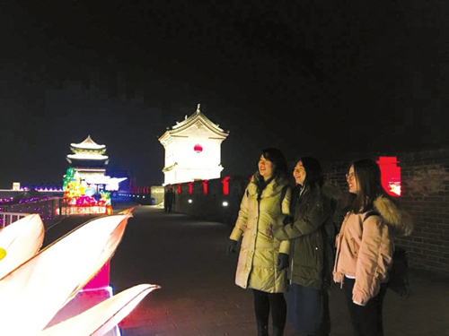 Lantern carnival illuminates ancient Taiyuan county