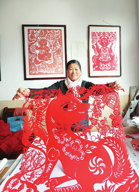 Paper cuttings celebrate coming Chinese New Year