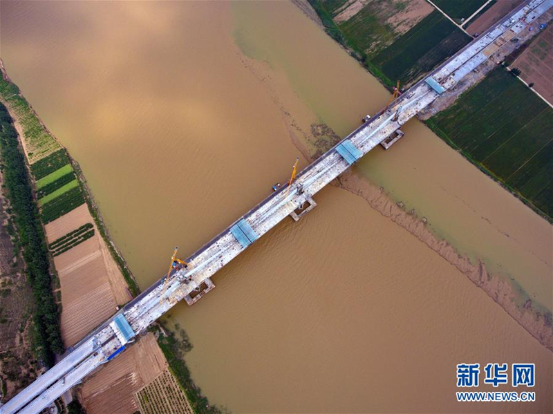 Yellow River Bridge nears completion