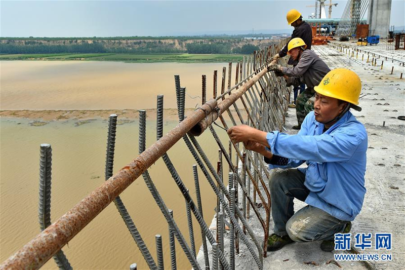 Yellow River Bridge nears completion