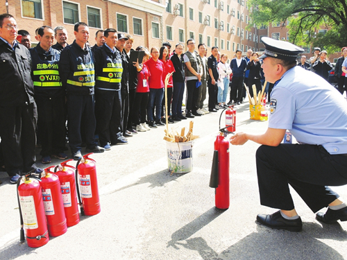 Workers attend firefighting course