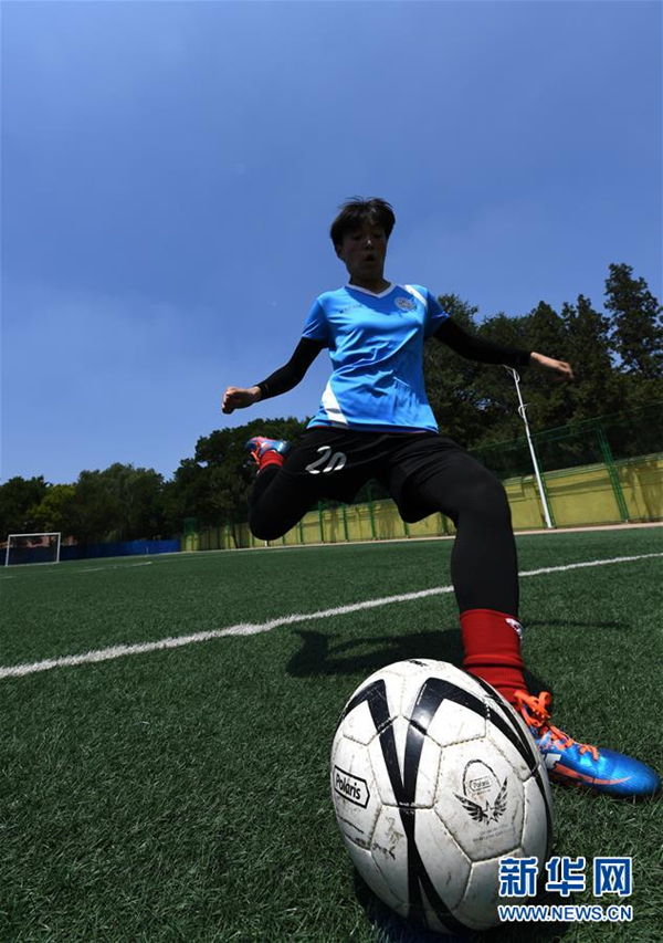 Football booms in Jinzhong school