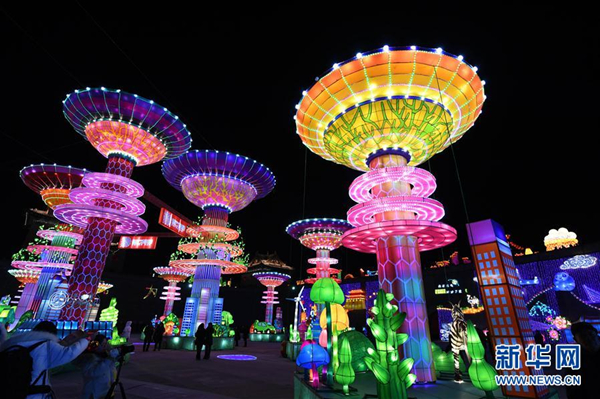 Lantern show illuminates Ancient City of Datong