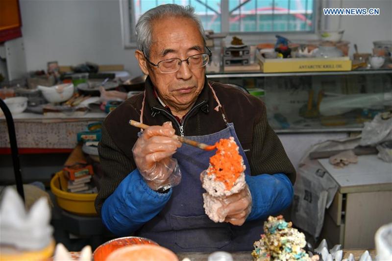 Shanxi craftsman turns waste into artwork