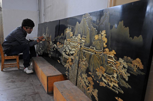 Get a sense of Pingyao's polished lacquer ware