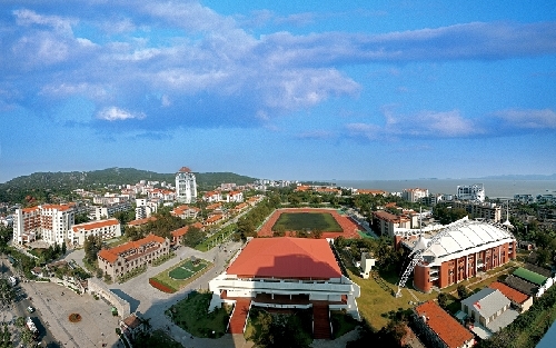Jia Suotang takes a study tour of Xiamen University
