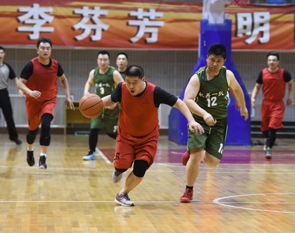 Shanxi University holds faculty basketball competition