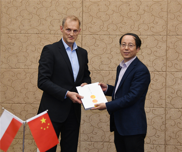 Poland’s ambassador to China visits Shanxi University