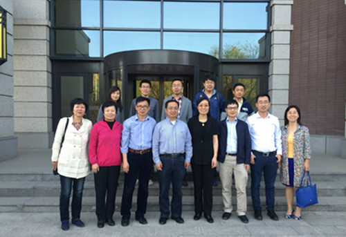 Two US professors honored by Shanxi University