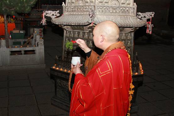 Following Buddhism on Mount Wutai