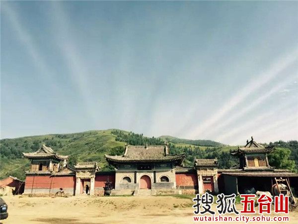 Holy Light of the Buddha appears at Shouning Temple