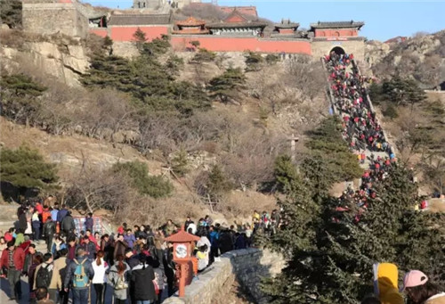 Spring Festival tourism proves popular in Tai'an city, Shandong province