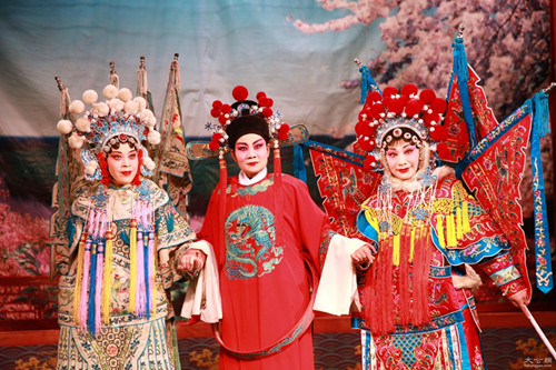 Shandong local operas take to the stage in Hong Kong