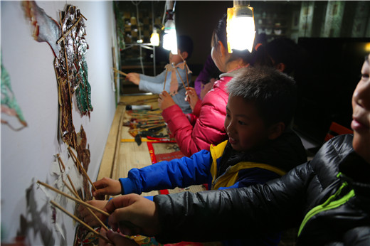 Shandong intangible cultural heritage classroom: Mount Tai shadow puppet play