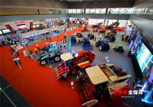 Agricultural machinery exhibition wraps up in Tai'an