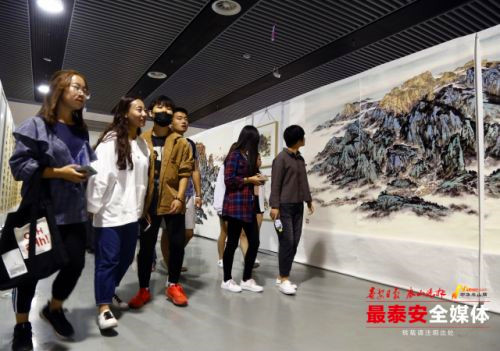 Art expo gets underway in Tai'an