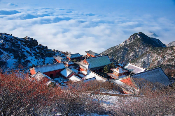 In pics: Snowfall graces Mount Tai