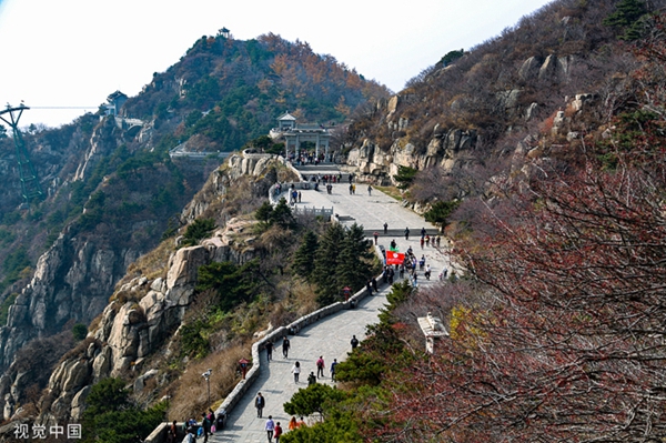 Mount Tai turns red and gold during autumn