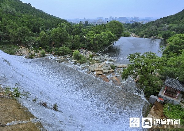 Waterfall on Mount Tai makes a splash after rain