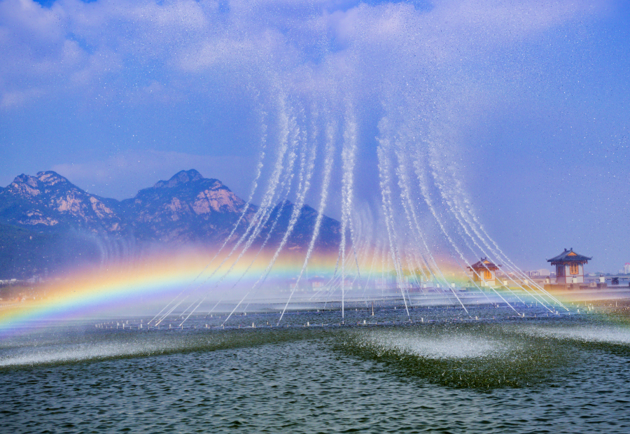 Music fountain offers spectacular views in Tai'an