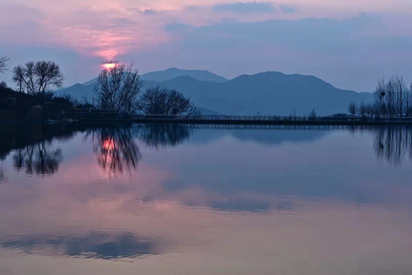In pics: Sunset illuminates Mount Tai