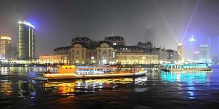 Haihe river illuminated for 60th anniversary of China