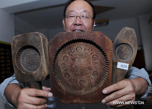 1,000 pieces of moon cake molds collected in Tianjin
