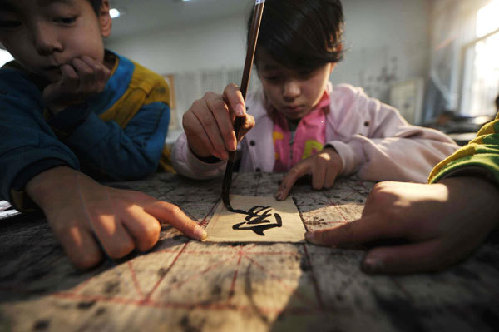 Life in orphans' home in North China city