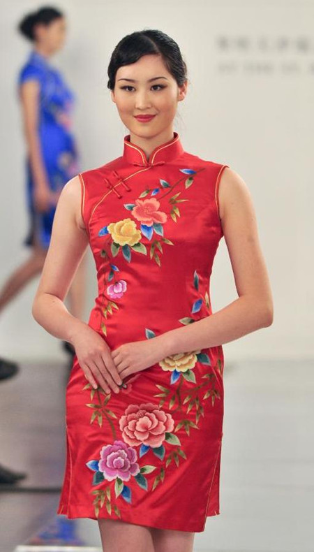 Cheongsam show held in 1st Tianjin Italian Fashion Week