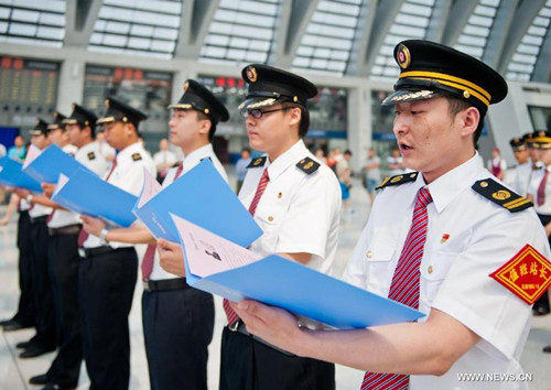 Tianjin West Railway Station celebrates first anniversary