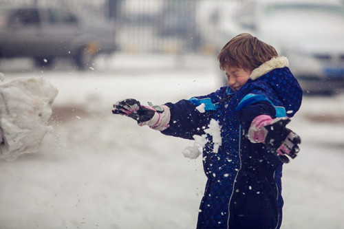 Citizens enjoy heavy snow in Tianjin