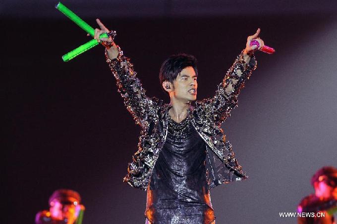 Singer Jay Chou holds concert in Tianjin