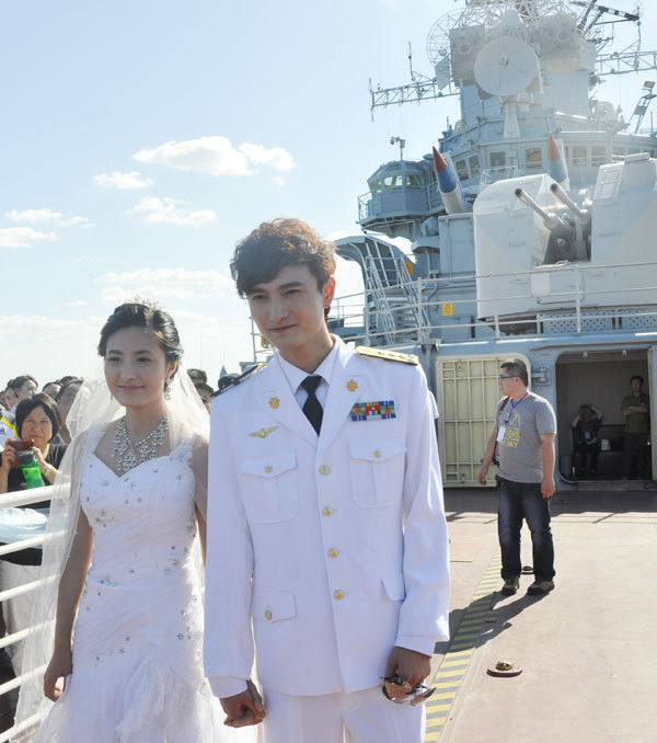 World's first aircraft carrier wedding show