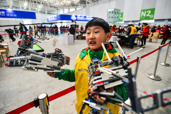 Tianjin holds global robot competition