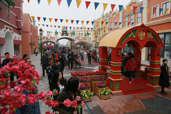 Sino-Singaporean Eco City attracts crowded visitors during three-day holiday