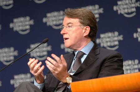 Summer Davos plenary session discusses global economic outlook