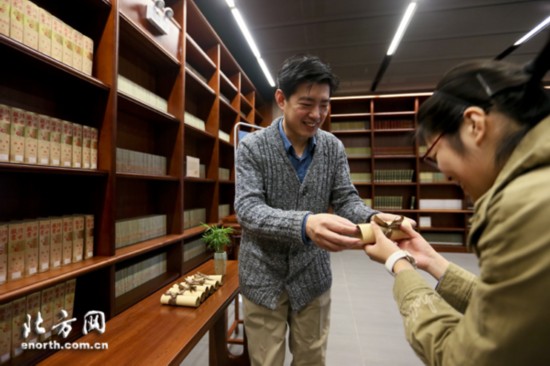 Traditional clay craft taught at Tianjin University