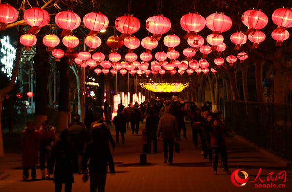 Tianjin people celebrate Lantern Festival